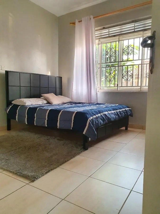 Homestay Dees Shared Home Away From Home Entebbe